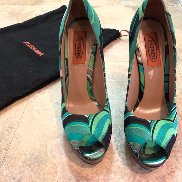 Gorgeous Missoni Heels - Picture 3 of 7
